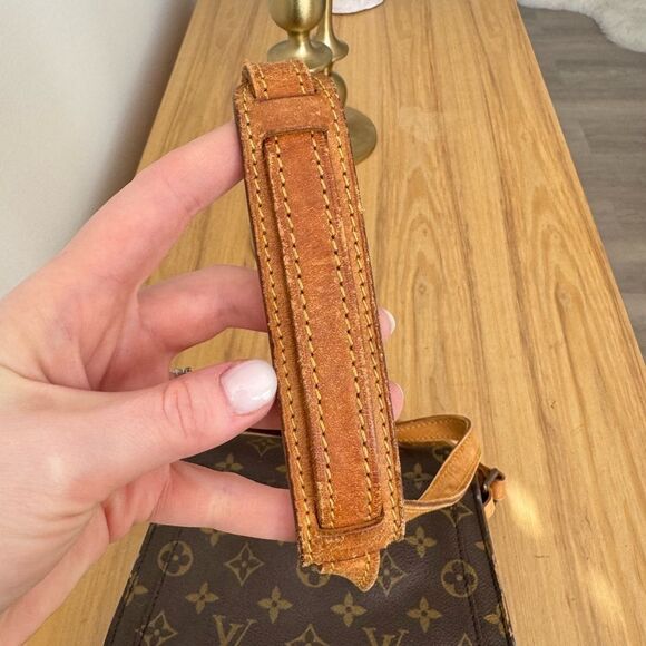 ✅AUTHENTIC✅LOUIS VUITTON SAINT CLOUD MM - Picture 8 of 17